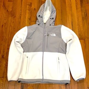 Women’s size small north face fleece jacket